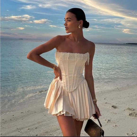 HOUSE OF CB 'Aubrie' Vintage Cream Embellished Satin Corset With Sleeve NWOT S - Picture 4 of 14